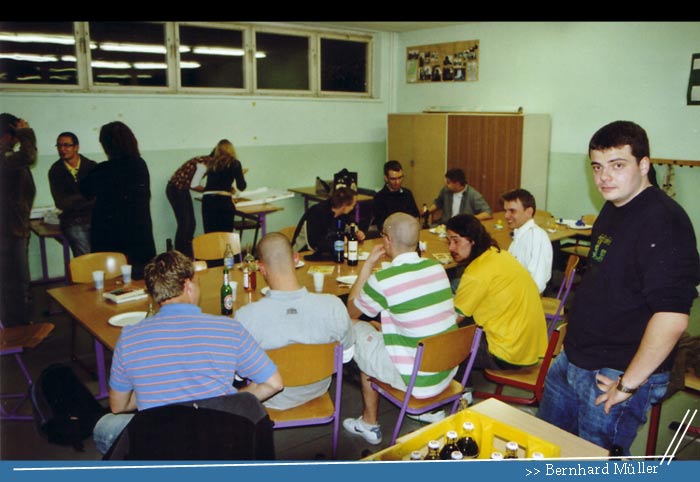 Bild 1 Klassentreffen 2006 Mühlhausen Albert-Schweitzer-Gymnasium Jahrgang 2001 Bild 1 Klassentreffen 2006 Mühlhausen Albert-Schweitzer-Gymnasium Jahrgang 2001